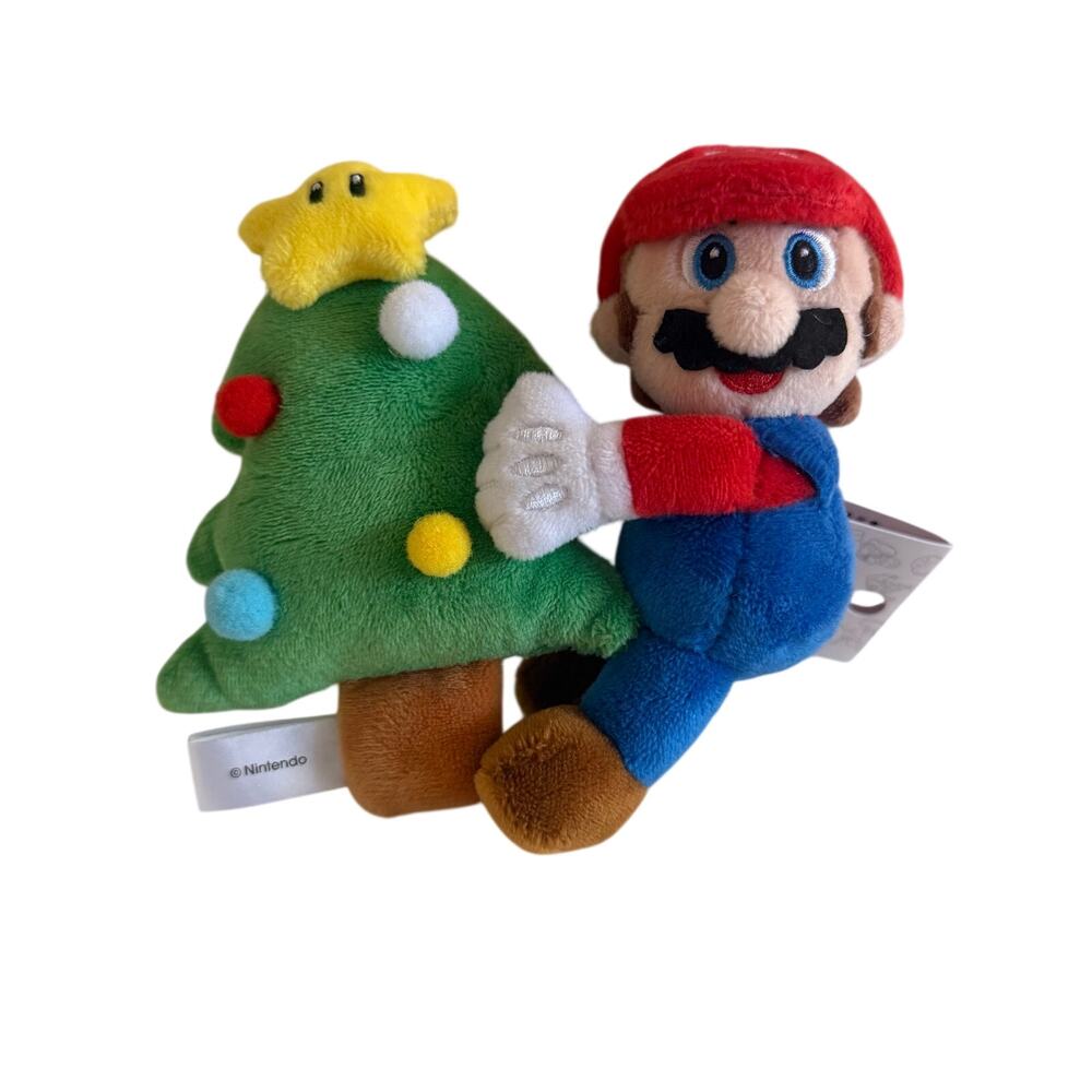 NWT Universal Japan 2023 Exclusive Mario Christmas Tree Keychain Ornament